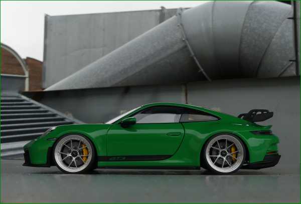 1:18 Porsche 911 992 GT3 2021 Viper Green ONE 300ST Edition